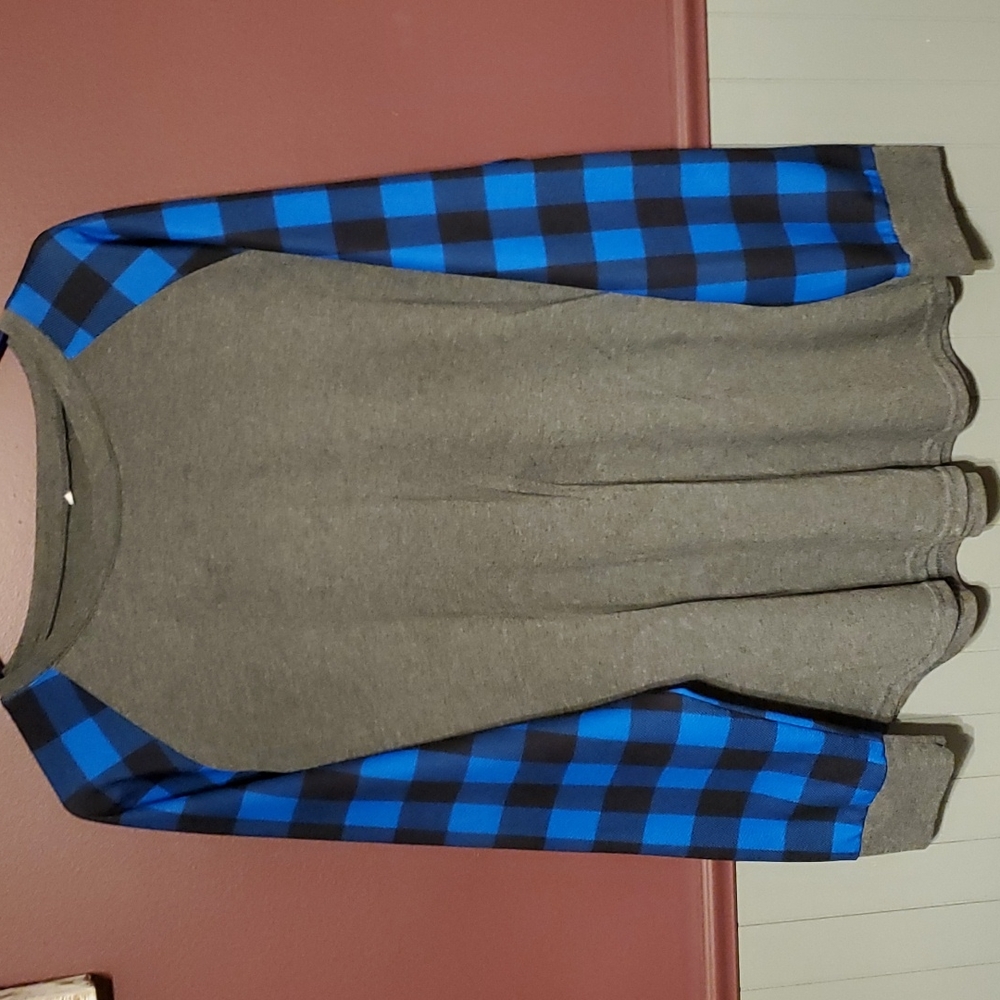 Long sleeve top cute plaid sleeves